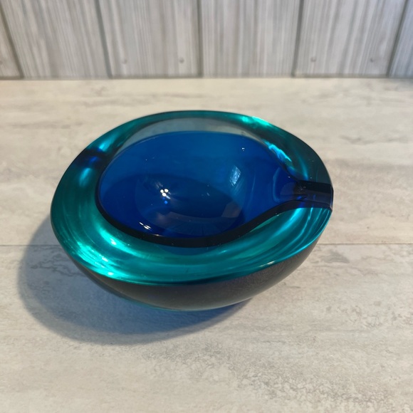 Murano Sommerso Orb Teal & Colbalt Blue Art Glass in the Style of Flavio Poli - Picture 2 of 6